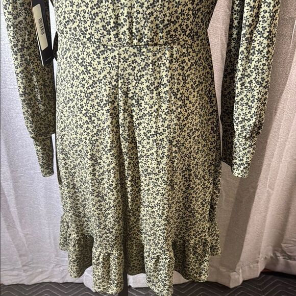 Women's Floral Dress - Black and Green - Picture 9 of 14